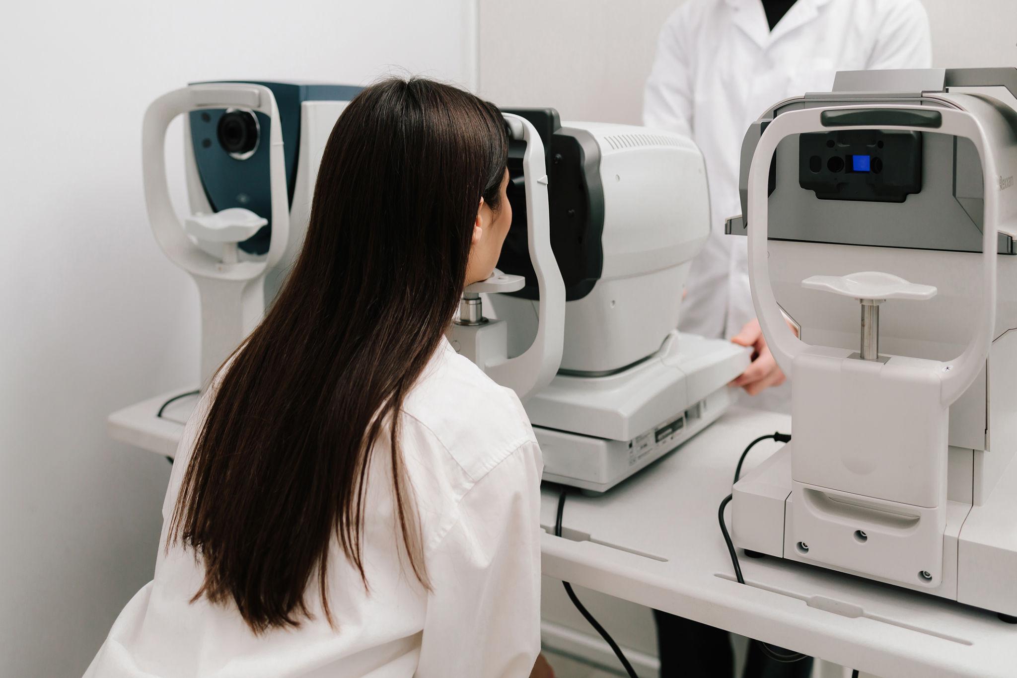 Oftalmologik diagnostika (OKT, perimetriya, autorefraktometriya)